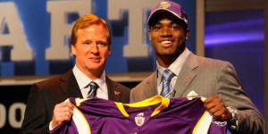 adrian-peterson-roger-goodell.jpg